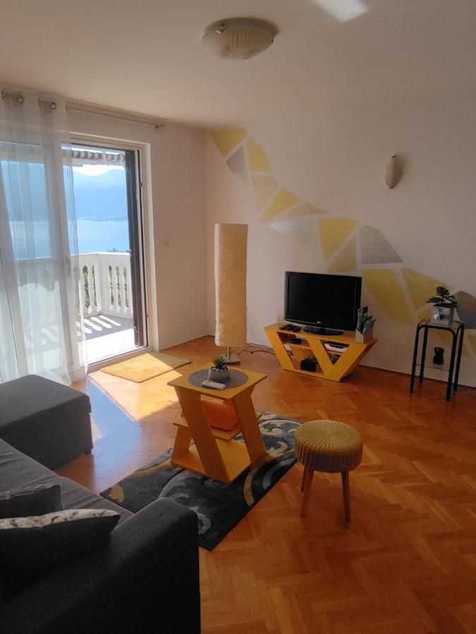 Apartman Lamia S Pogledom Na More Rijeka Ngoại thất bức ảnh